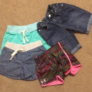 4 pair of girls Small shorts
